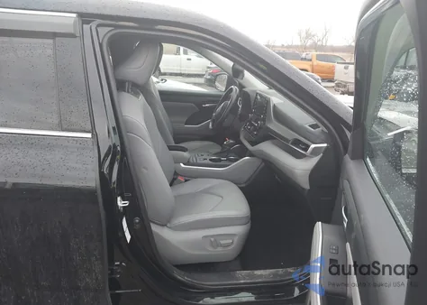 2021 Toyota Highlander Xle из США, поврежденный, VIN 5TDGZRBH7MS143543